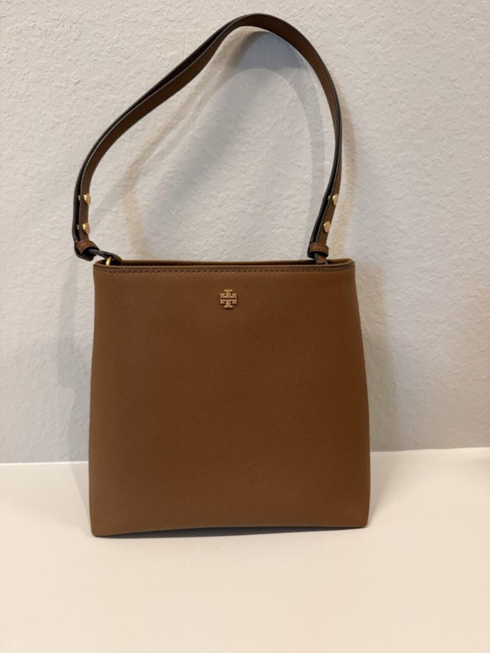 Tory Burch Emerson Small Bucket Bag Brown Saffiano Leather Shoulder Bag